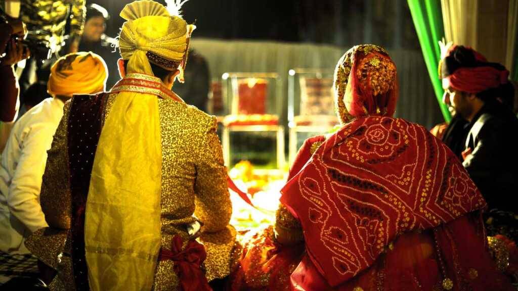 Read more about the article शादी के बाद ससुराल में खुद को कैसे अड़जस्ट करें: नई जिंदगी में सुखद बदलाव के लिए युक्तियाँ: How to Adjust Yourself in Your In-Laws’ Home After Marriage