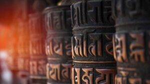 Read more about the article मन्त्र जप करने के दैनिक पूजा अभ्यास के फायदे