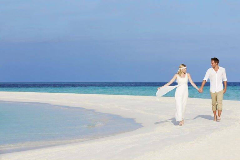 Romantic Travel Tips for Wedding Couples: Top Trends and Activities for an Unforgettable Honeymoon