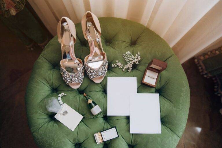 Bridal Accessories to Elevate Your Wedding Day Look: Trends and Tips