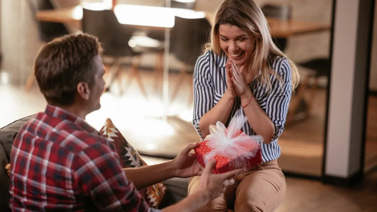 Personalized Treasures: Memorable Gifts to Make Her Smile